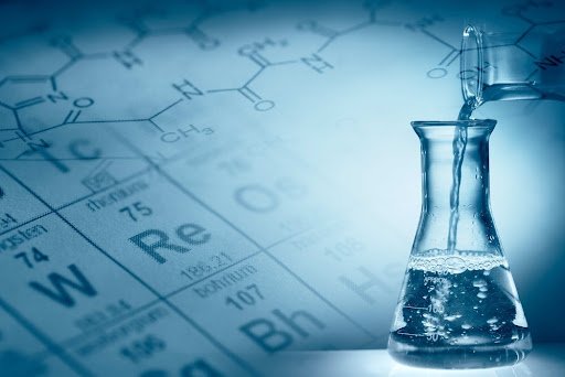 A tabela periódica foi fundamental para o desenvolvimento da química enquanto ciência. (Fonte: Shutterstock/fotohunter/Reprodução)