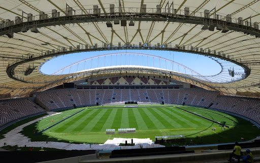 O Khalifa Stadium tem sistemas de resfriamento para os jogos em períodos muito quentes. (Fonte: Shutterstock/Noushad Thekkayil/reprodução)