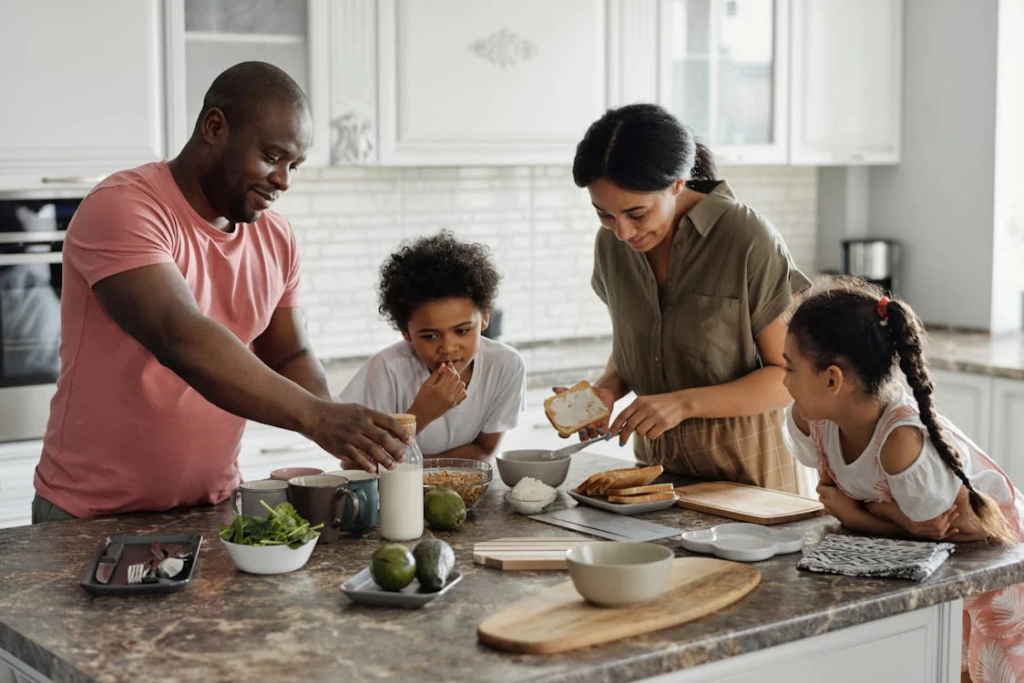 família cozinhando  